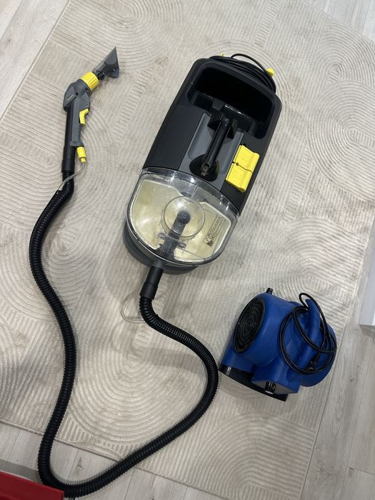 моющий пылесос Kärcher (Химчисика аппарат)