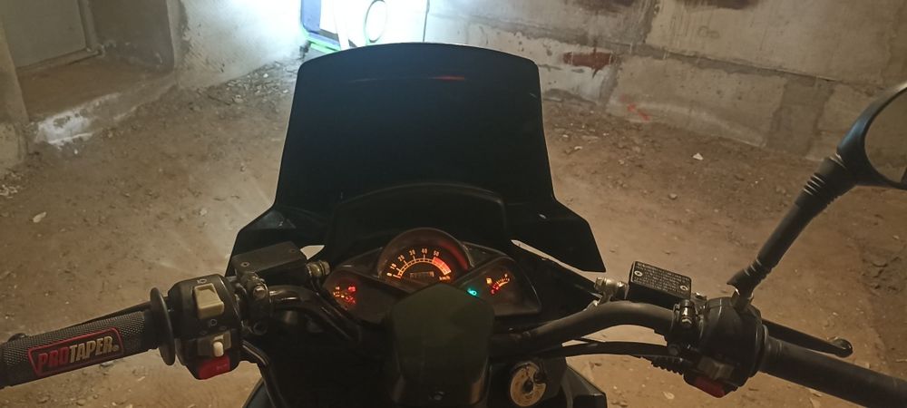 макси-скутер 180 см³