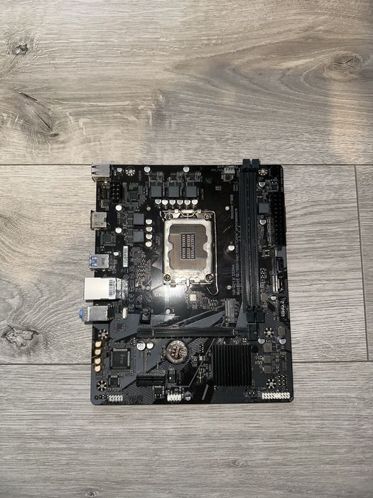 Placa de baza GIGABYTE H610-M K DDR4