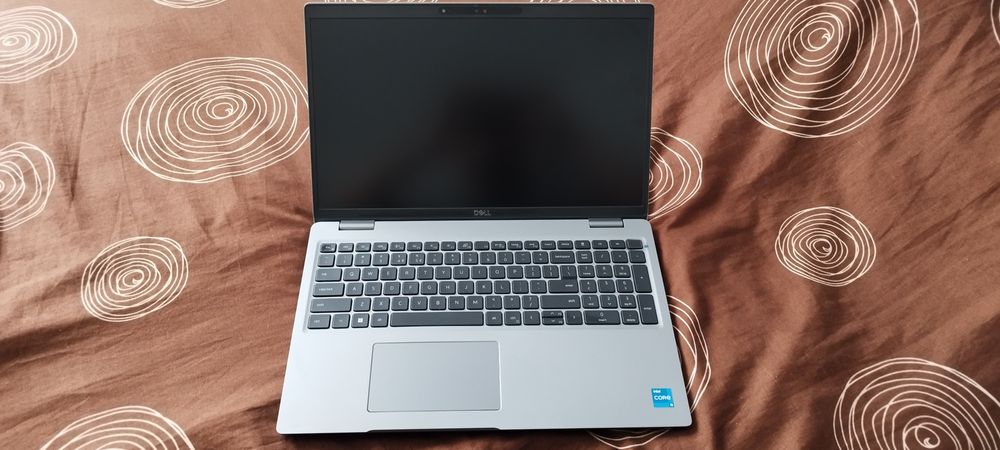 Уникален лаптоп Dell Latitude 5530 32GB DDR4 1256GB SSD Windows 11 Pro