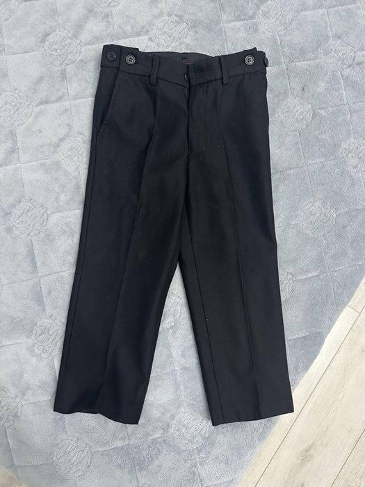 Белая рубашка и брюки для утренника