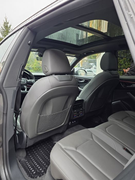 Продавам перфектно Audi Q8 3.0 mild hybrid