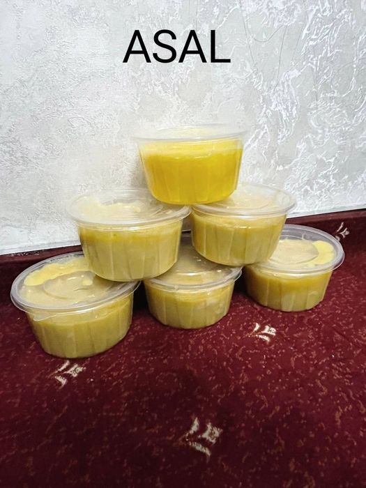 Asal sotiladi narxi 150 000 sum kungi boqar gulni asali.  Rasiski asal