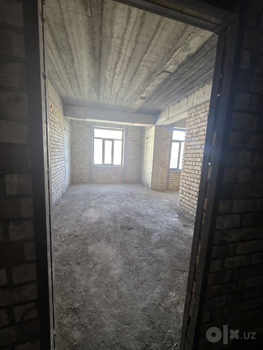 Продам 4 комнатную квартиру коробку