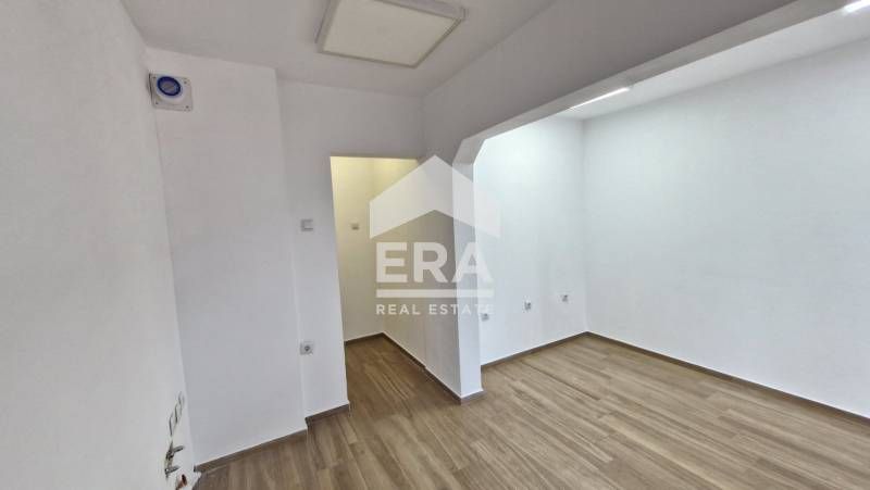 Дава се под наем Магазин в Варна, ВИНС - 50 кв.м за 2500 € - Снимка #1