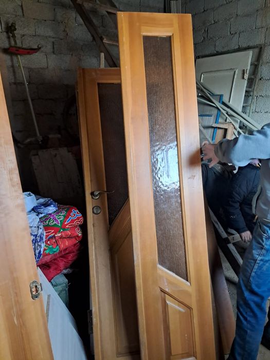 Продаётся двери деревянные