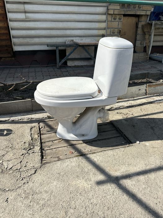 Унитаз в отличном состоянии