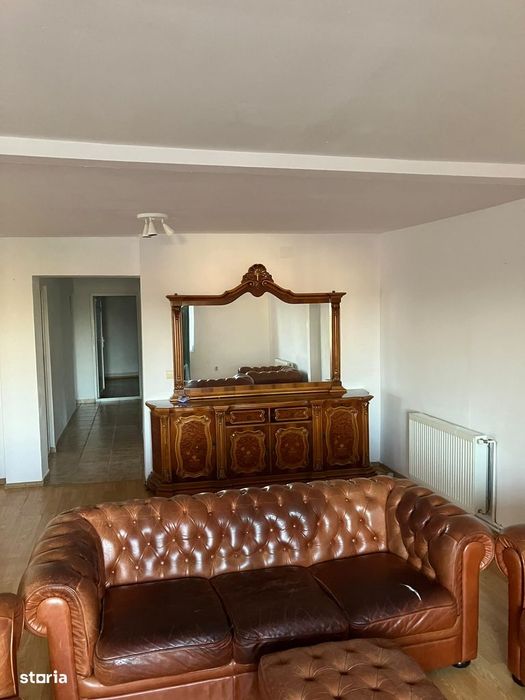 Apartament 3 camere , zona Vitan
