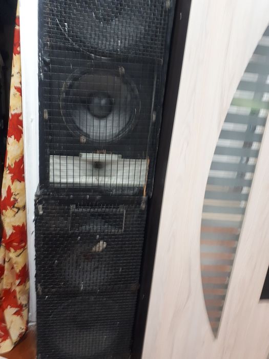 Продаются колонки концертные цена за каждую 25000