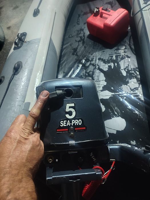 Продам лодку с мотором