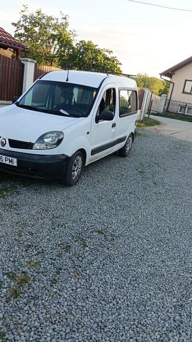 Vând renau kango 2005.1.5 tdi mașină se prezintă bine  cu acte la zi fiscal pe loc