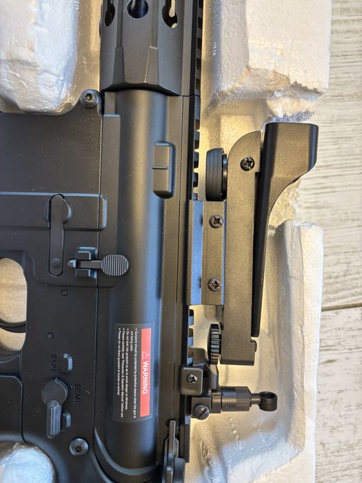 Airsoft M4A1 CYMA CM.515  + Red Dot + Mască + bile