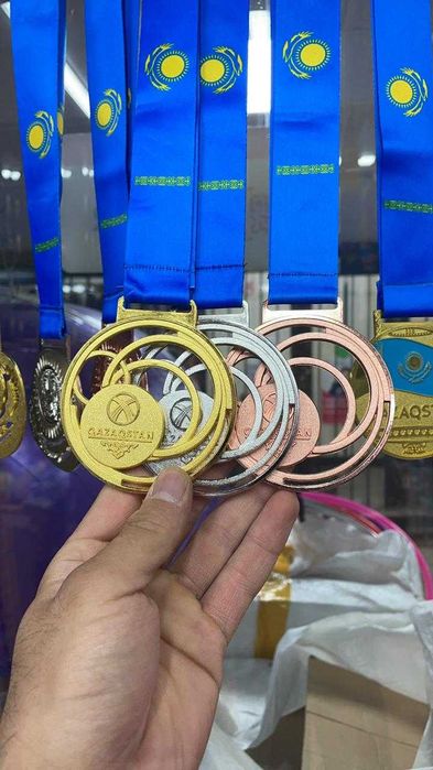 Медаль есть в наличий