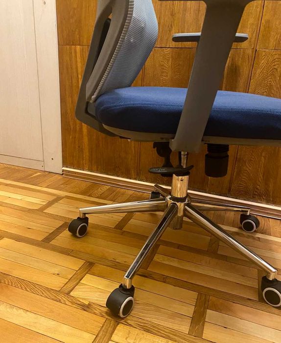 Кресло офисное (сетка)