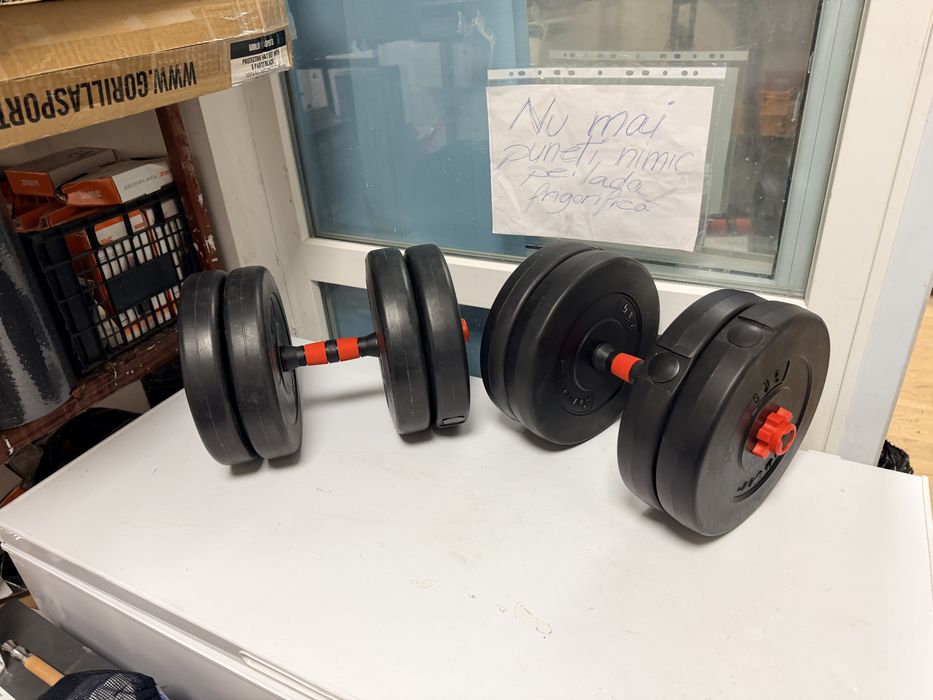 Gantere reglabile noi set 40 kg. 20 kg+20 kg=40 kg. Pret 300 lei