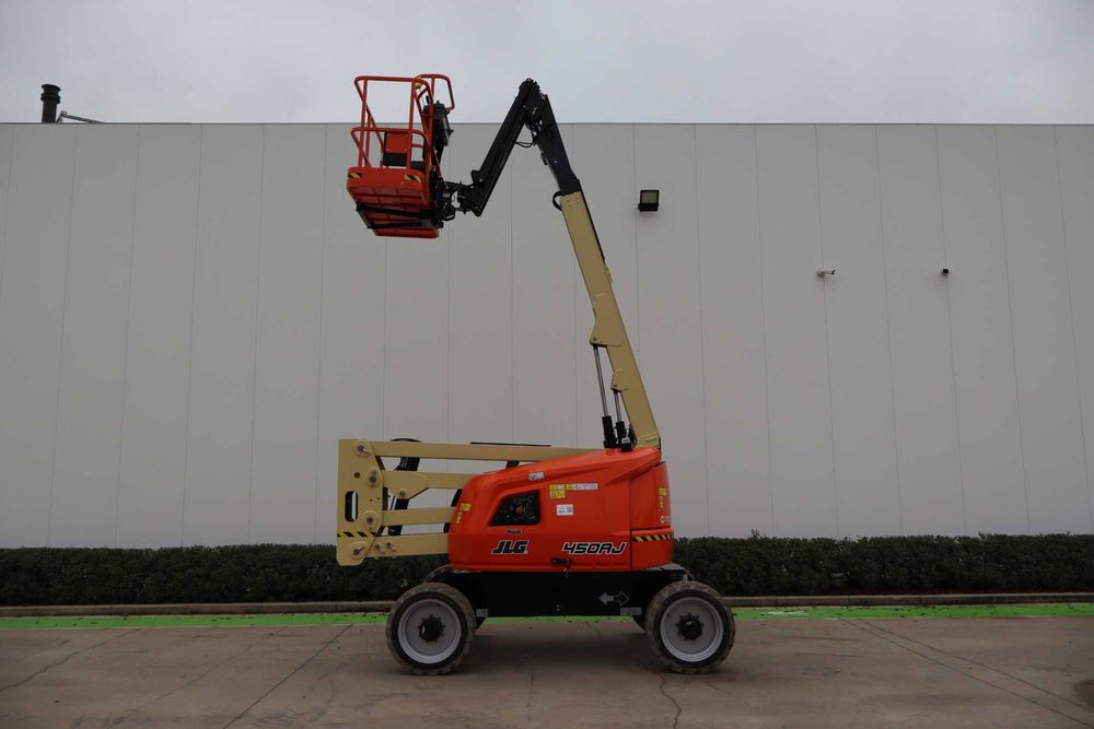 Societate vindem nacela NOUA JLG 450AJ 16m inaltime, produsa in SUA