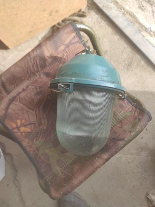 уличный светильник