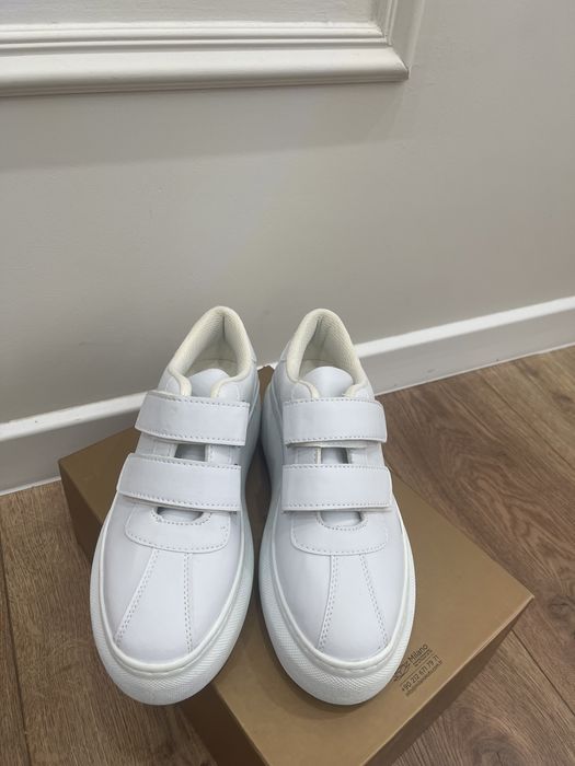 Кроссовки женские