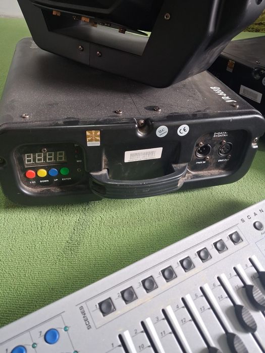 Roboti lumina/ scanner led dj  / Moving head beam