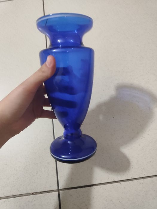 Ваза, антикварная. Синей расцветки.