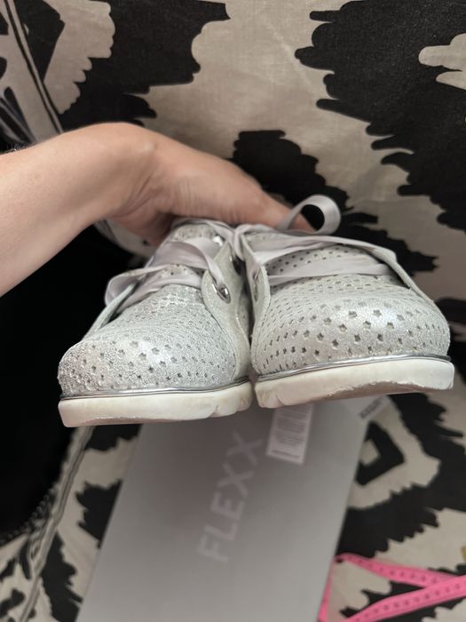Adidasi, pantofi piele , firma The Flexx