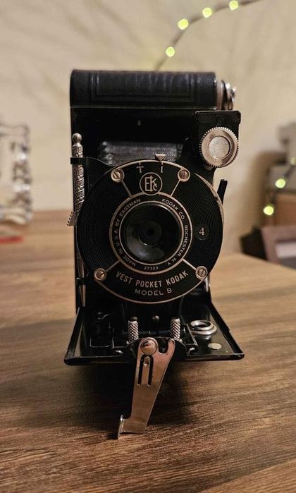 Vintage Camera | Kodak - Vest Pocket Model B (1925-1934)