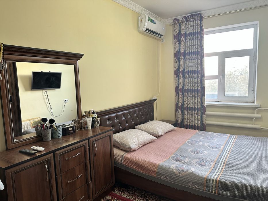 20 мкр Продается квартира 4 комнаты