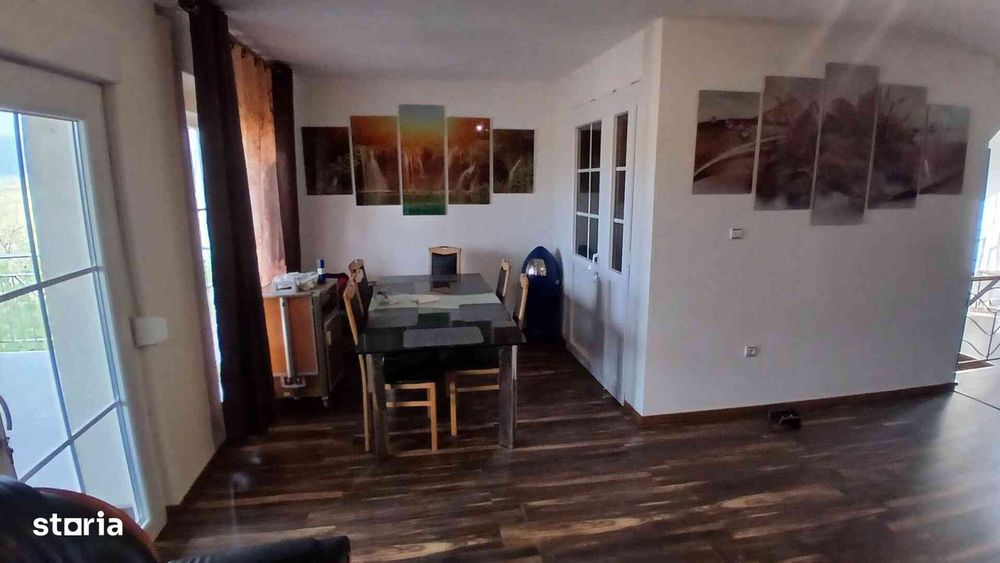 Casa cu 8 camere și anexă locuibilă de 57 mp