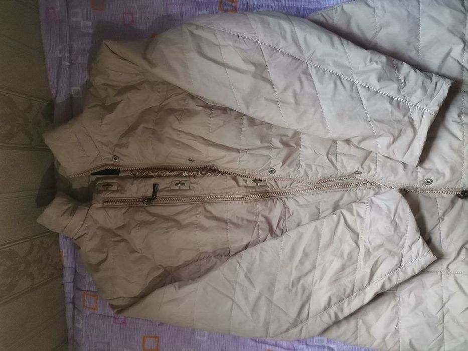 Продаю женские куртки