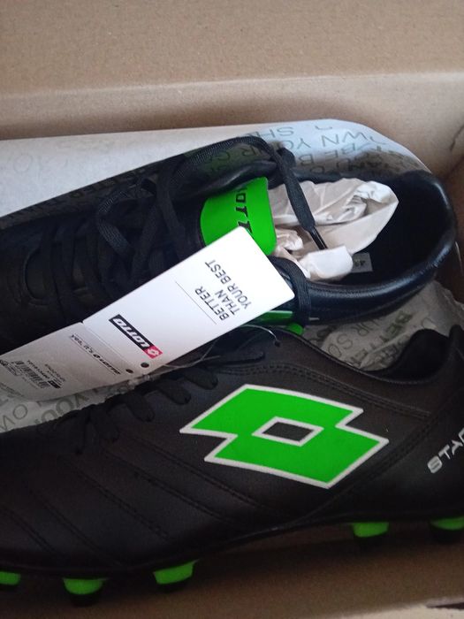 Футболни обувки 43 номер, нови