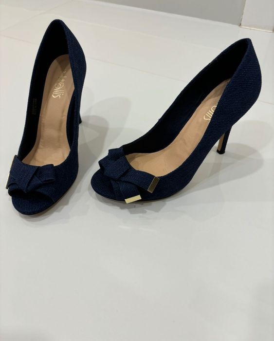 Обувки с висок ток