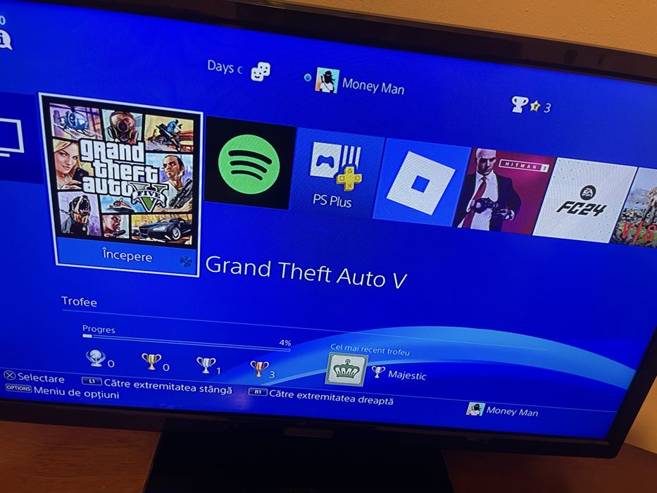 Vând PS4 Pro 1TB Urgent în stare foarte bună.