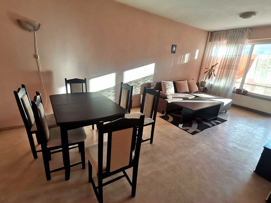 Дава се под наем Двустаен апартамент в Бургас, Славейков - 58 кв.м за 357 € - Снимка #2