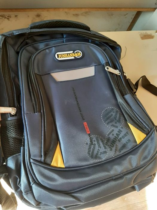 Продам школьные рюкзаки