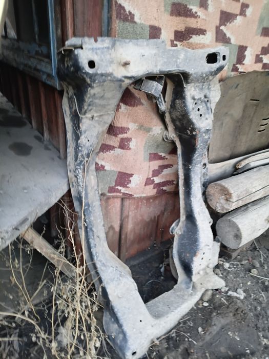 Продам балку на мерс лупатый