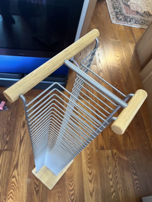 Стойка под cd диски и катушек