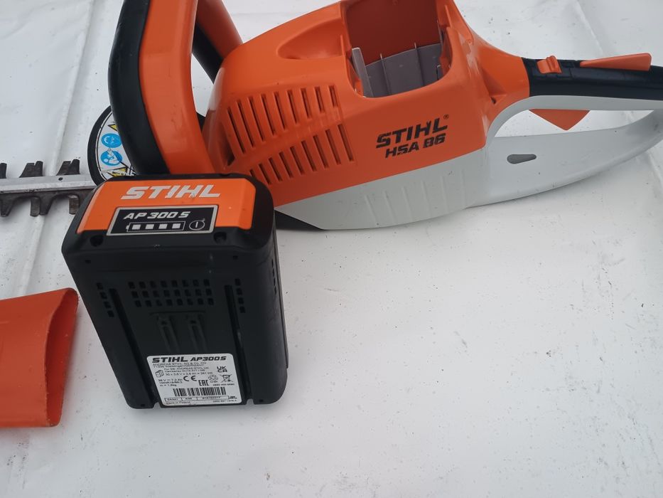 Foarfeca tuns gard viu Stihl hsa86 + baterie ap300  s