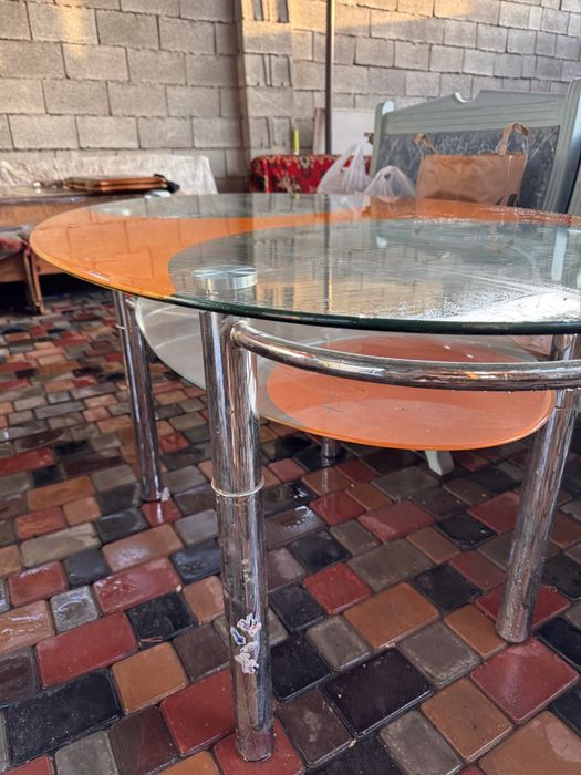 Продам стол стеклянный, кухонный