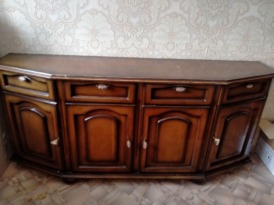 Продам шкаф ,тумба и зеркало