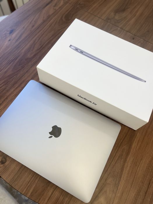 почти новая Macbook M1 256Gb