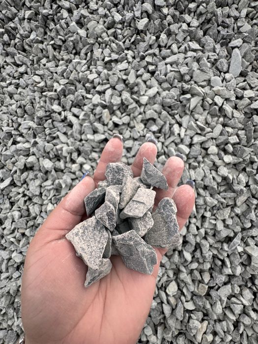 Nisip/ piatra decorativa / piatra concasata