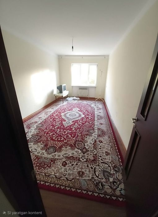 Motrid 3 xonali 1 etaj 7 qavatli dom sotiladi