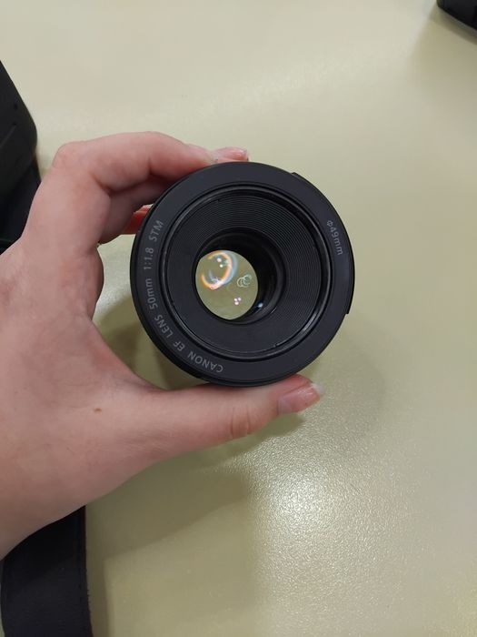 Фотоапарат Canon EOS 800D + 2 обектива + оригинален статив