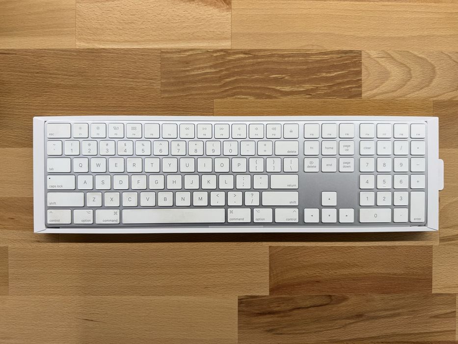 Безжична клавиатура Apple Magic Keyboard с Numeric Pad