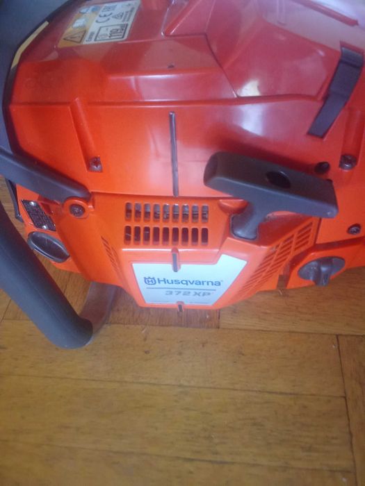 Продавам машина Husqvarna
