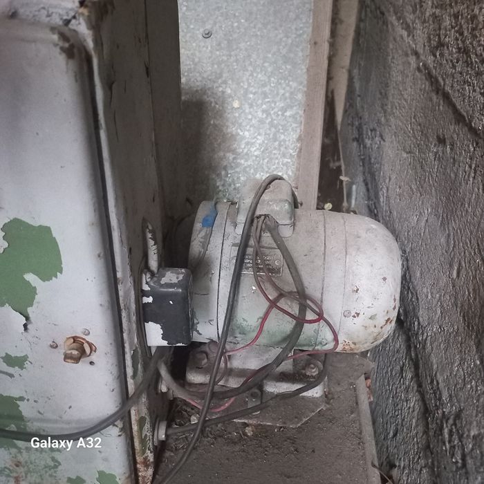 Продам токарный станок по дереву