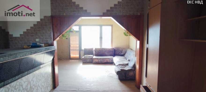Продава се Тристаен апартамент в Пловдив, Изгрев - 82 кв.м за 591 €/кв.м - Снимка #1