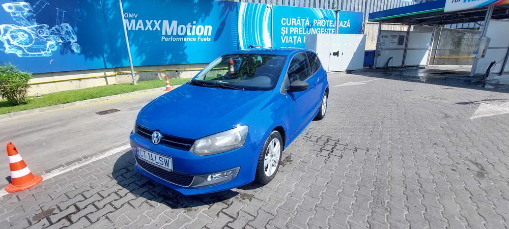 VOLKSWAGEN Polo