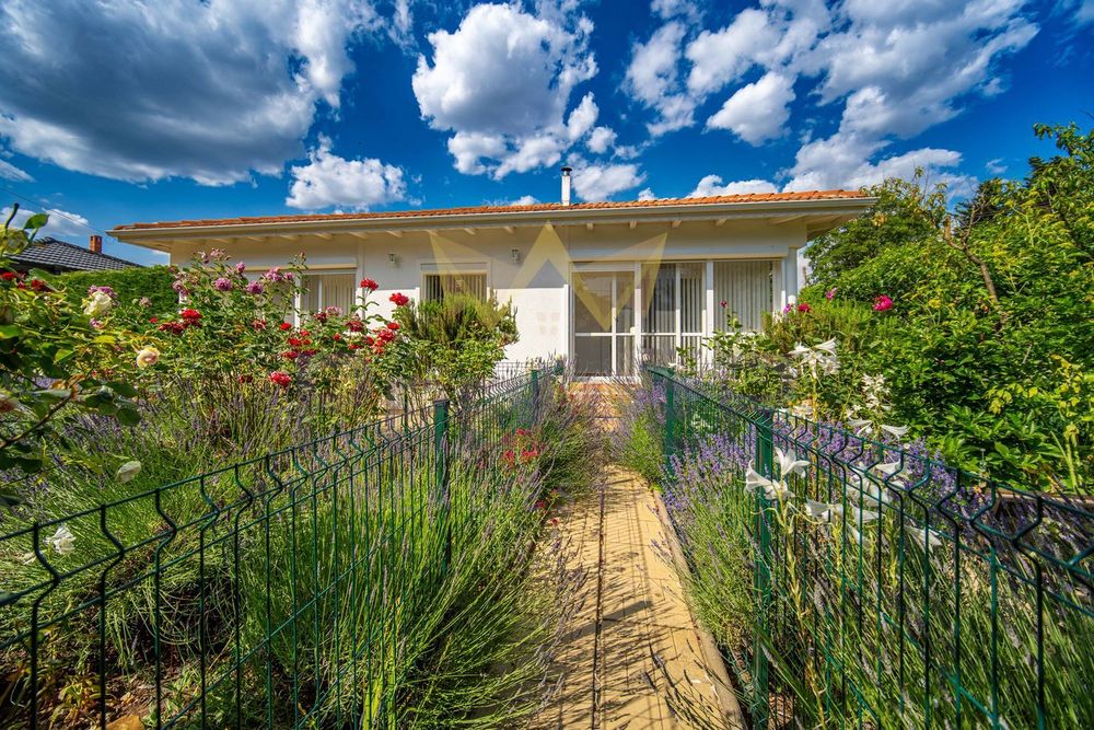 Къща в Добрич, област-с.Соколово площ 240 цена 255000