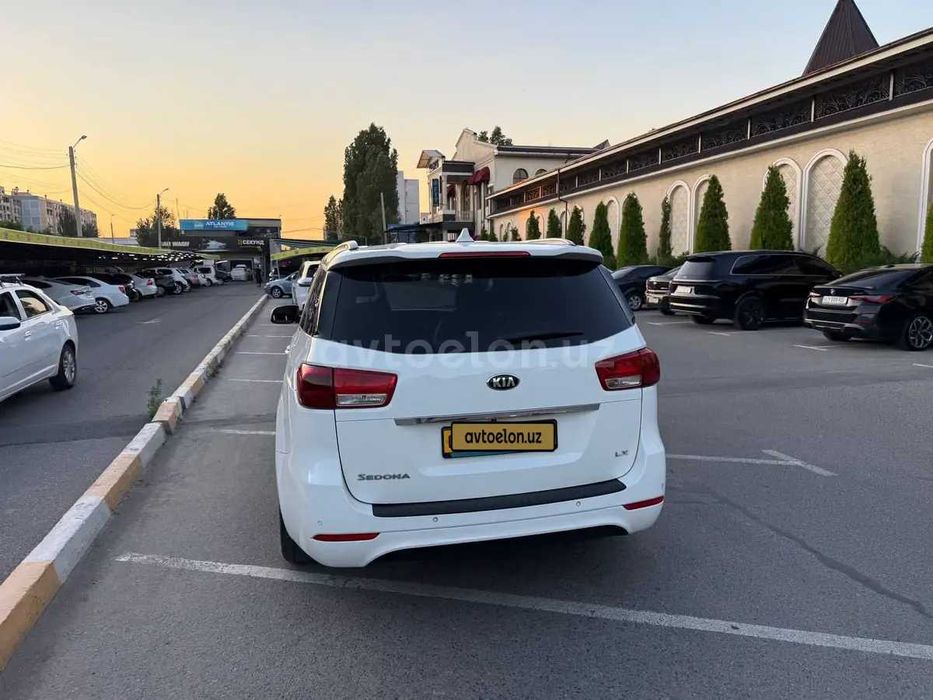 Продаётся Kia Sedona 2016